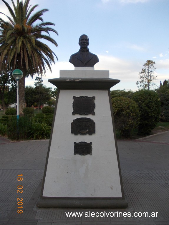 Foto: Plaza de Villa Iris - Villa Iris (Buenos Aires), Argentina