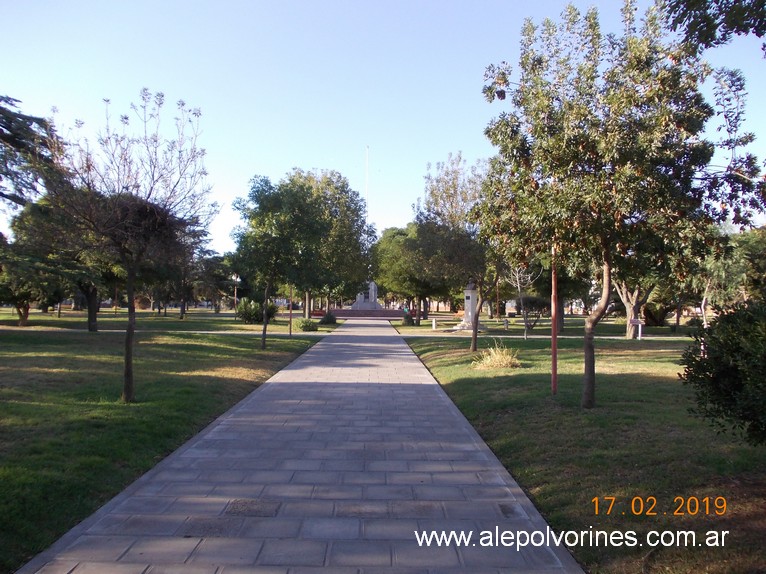 Foto: Bernasconi Plaza 25 de Mayo - Bernasconi (La Pampa), Argentina