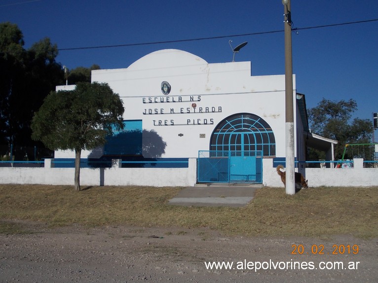 Foto: Escuela Estrada de Tres Picos - Tres Picos (Buenos Aires), Argentina