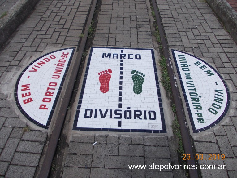 Foto: Porto Uniao BR - Marco Divisorio - Porto Uniao (Santa Catarina), Brasil