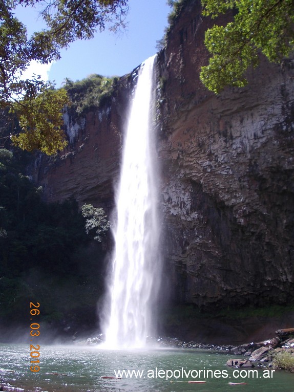 Foto: Cascata Chuvisqueiro - Riozinho BR - Rolante (Rio Grande do Sul), Brasil