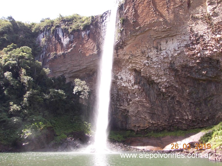Foto: Cascata Chuvisqueiro - Riozinho BR - Rolante (Rio Grande do Sul), Brasil