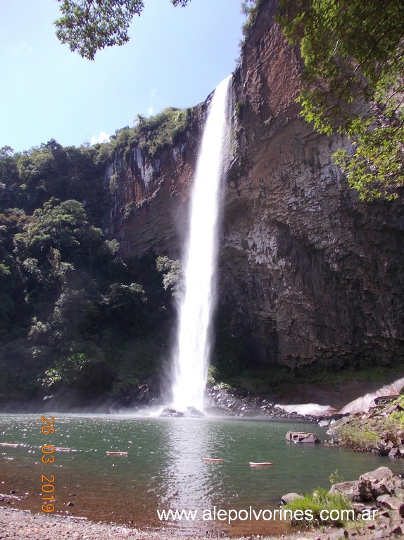 Foto: Cascata Chuvisqueiro - Riozinho BR - Rolante (Rio Grande do Sul), Brasil