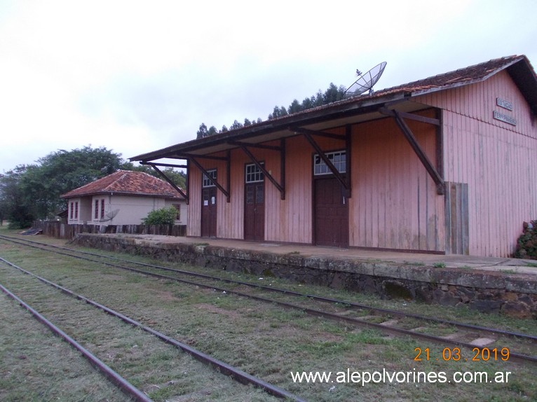 Foto: Estacion Fernandes Pinheiro BR - Fernandes Pinheiro (Paraná), Brasil