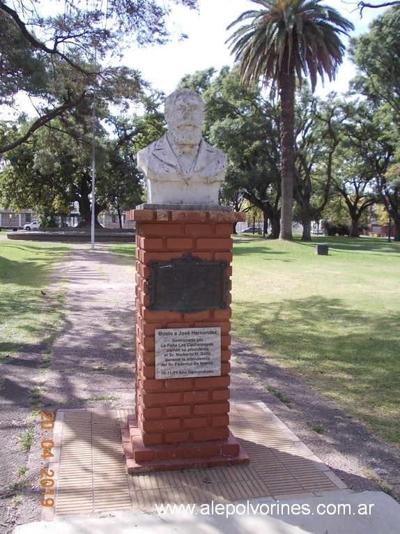 Foto: Busto Jose Hernandez - Pergamino - Pergamino (Buenos Aires), Argentina