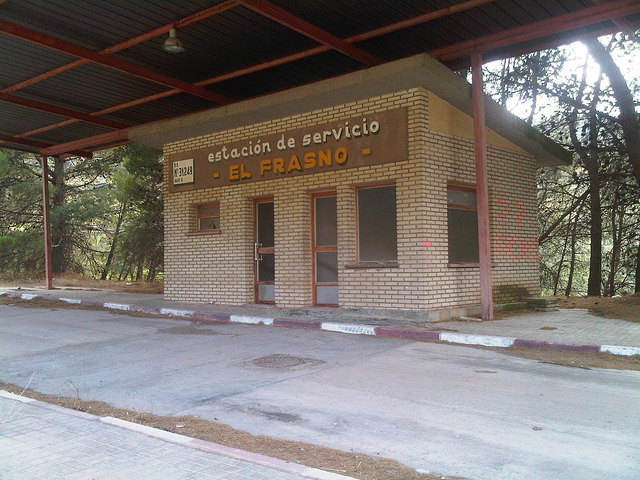 Foto: Antigua gasolinera en la N-II - Aluenda (Zaragoza), España