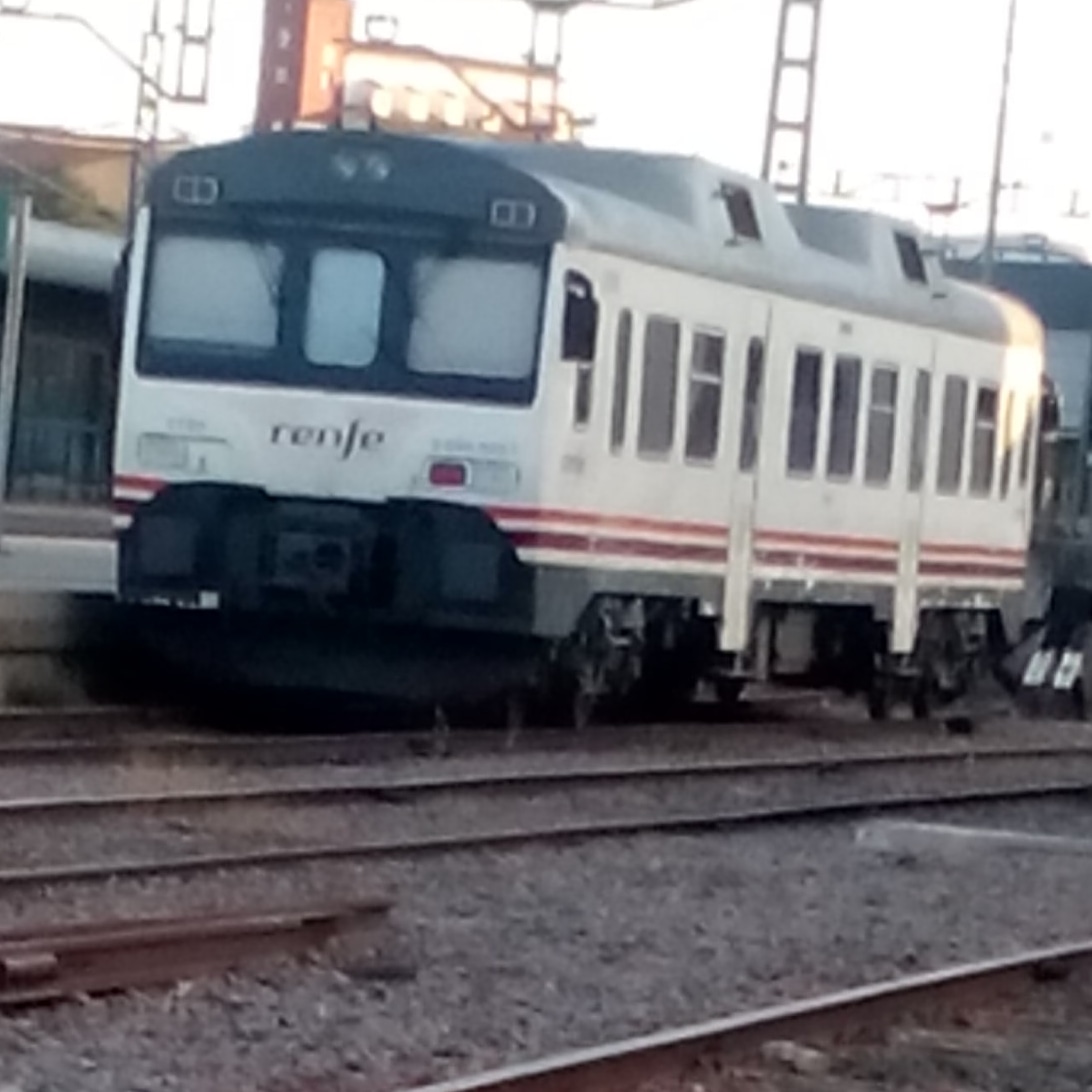 Foto: Automotor diesel para servicios regionales - Calatayud (Zaragoza), España