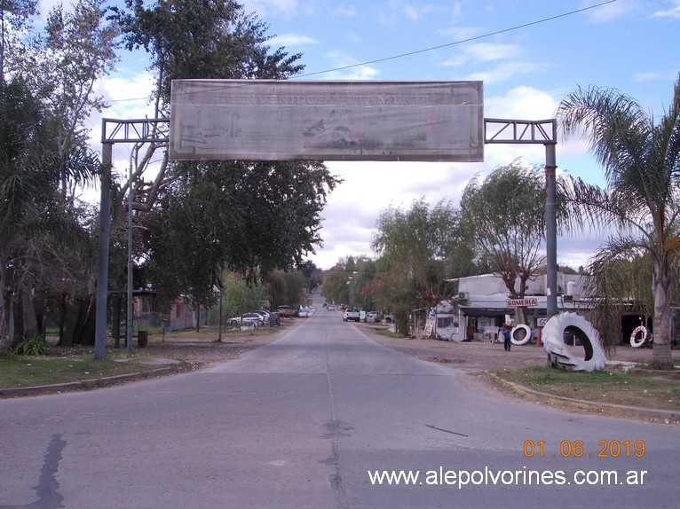 Foto: Acceso a Otamendi - Campana (Buenos Aires), Argentina