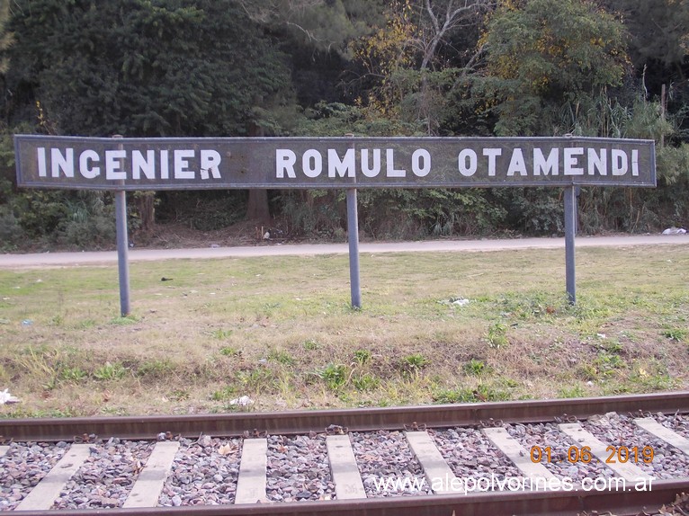 Foto: Estacion Otamendi - Campana (Buenos Aires), Argentina