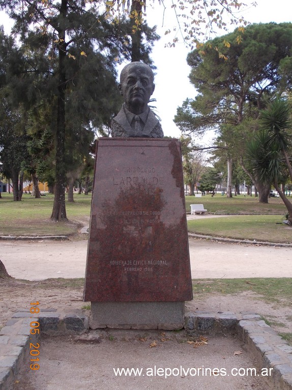 Foto: Busto Crisologo Larralde - Villa Dominico - Villa Dominico (Buenos Aires), Argentina