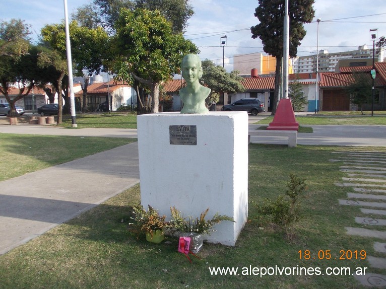 Foto: Villa Dominico - Busto Evita - Villa Dominico (Buenos Aires), Argentina