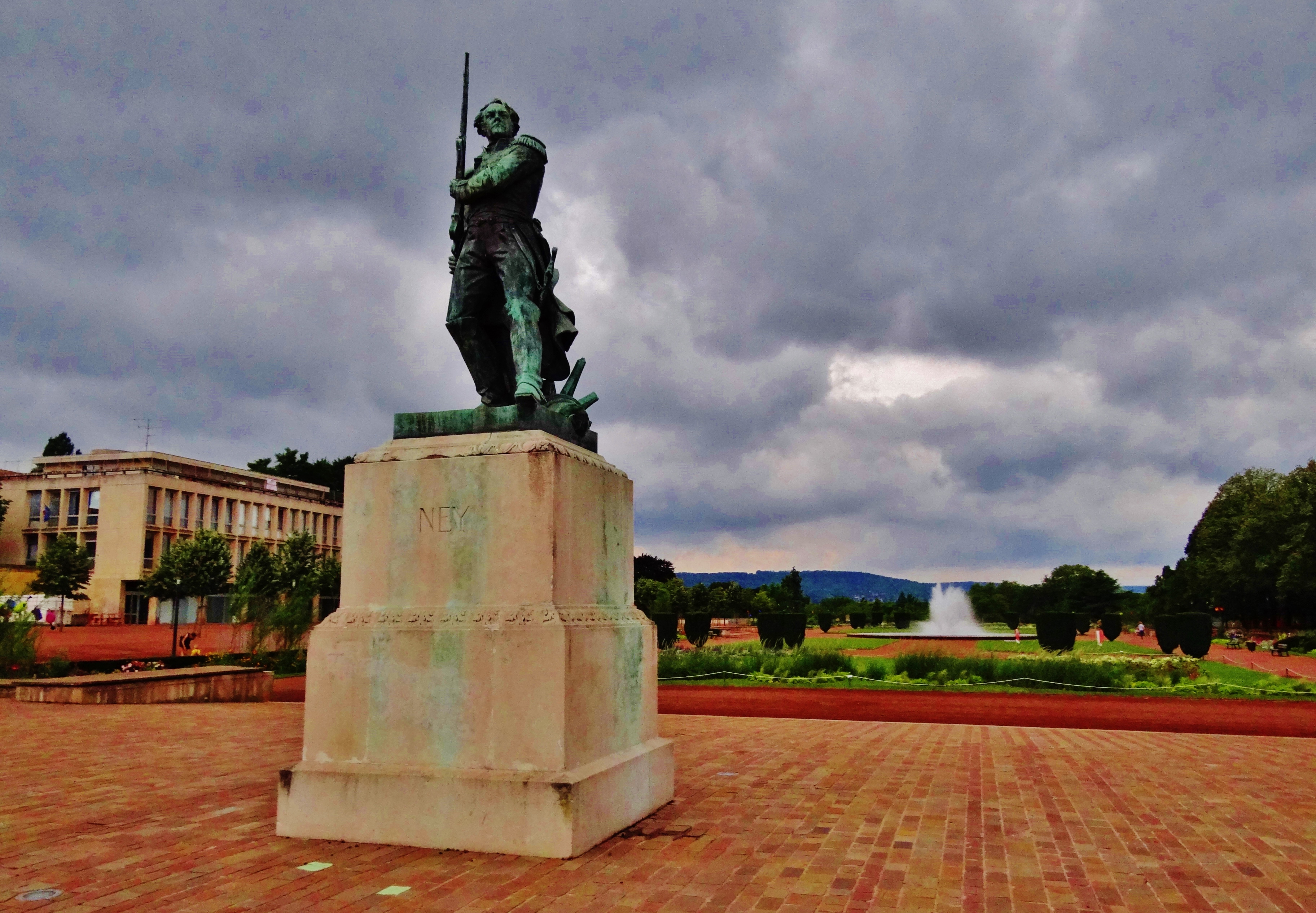 Foto: Statue du Maréchal Ney - Metz (Lorraine), Francia