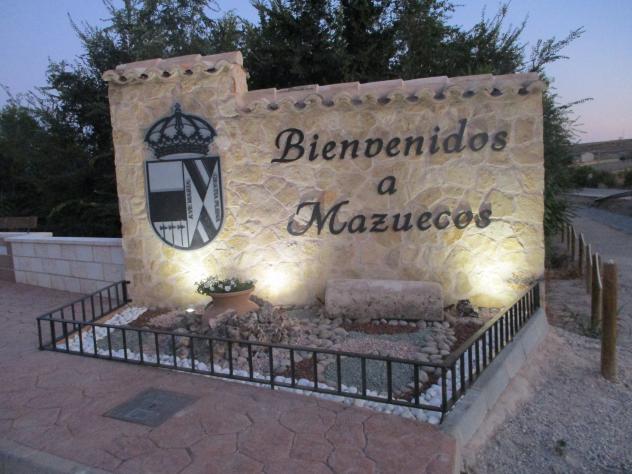 Foto: Bienvenida al pueblo - Mazuecos (Guadalajara), España