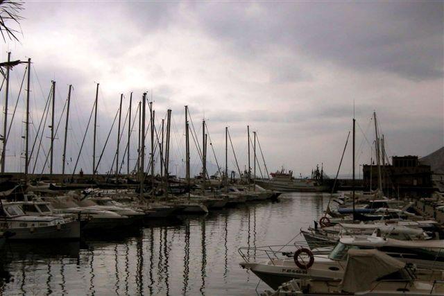 Foto: Barcos amarrados en el puerto deportivo - Calpe (Alicante), España