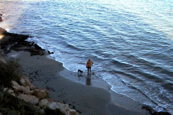 Foto: Pequeña cala de difícil acceso - Calpe (Alicante), España
