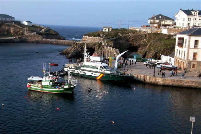 Foto: Embarcación de la Guardia Civil - Tapia de Casariego (Asturias), España
