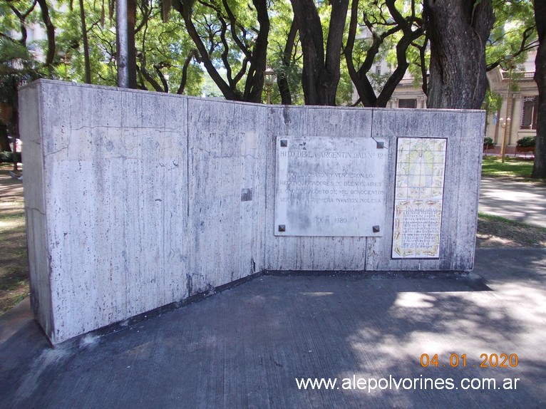 Foto: Hito de la Argentinidad N° 12 - Retiro (Buenos Aires), Argentina