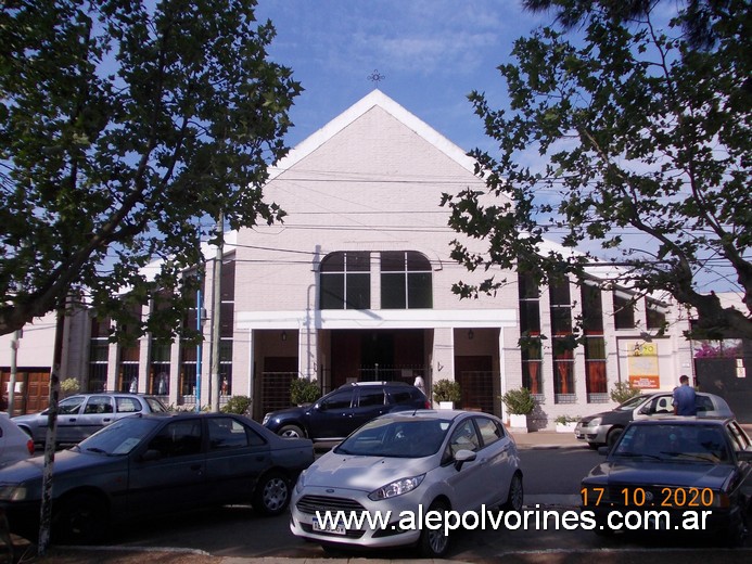Foto: Iglesia Santa Teresa - Garin - Garin (Buenos Aires), Argentina