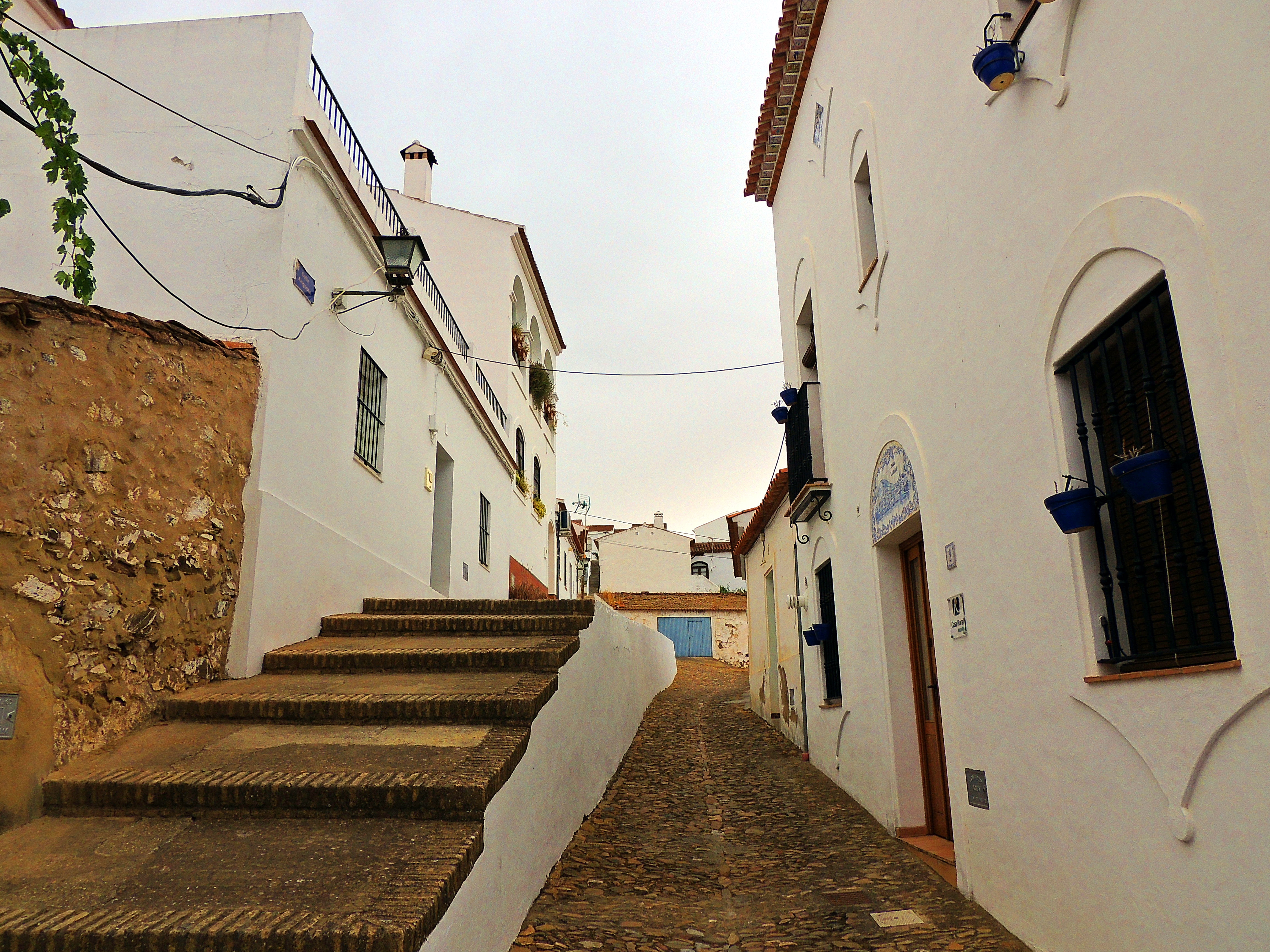 Foto: Calle Angosta - Sanlucar de Guadiana (Huelva), España