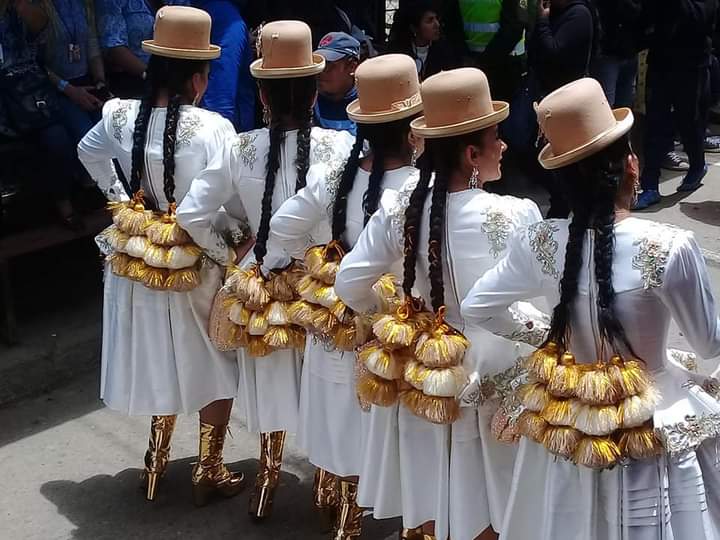Foto: Bailando con devoción - Ciudad de Oruro (Oruro), Bolivia