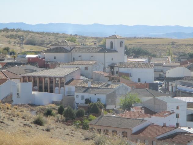 Foto: El pueblo visto desde el cerro del Cristo - Driebes (Castilla La Mancha), España