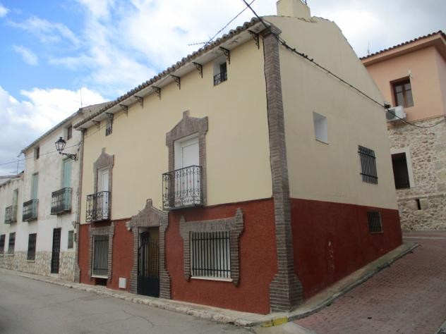 Foto: Una bonita esquina del pueblo - Mazuecos (Castilla La Mancha), España