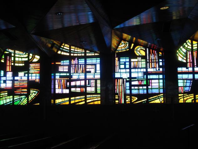 Foto: Vitrales de la capilla del Hospital Gómez Ulla - Madrid (Comunidad de Madrid), España