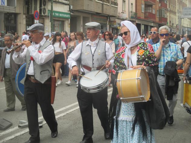 Foto: Músicos castizos animando la romería de San Isidro - Madrid (Comunidad de Madrid), España