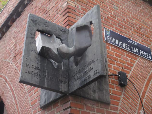 Foto: Homenaje a Neruda en la casa en que vivió el poeta en esta ciudad - Madrid (Comunidad de Madrid), España