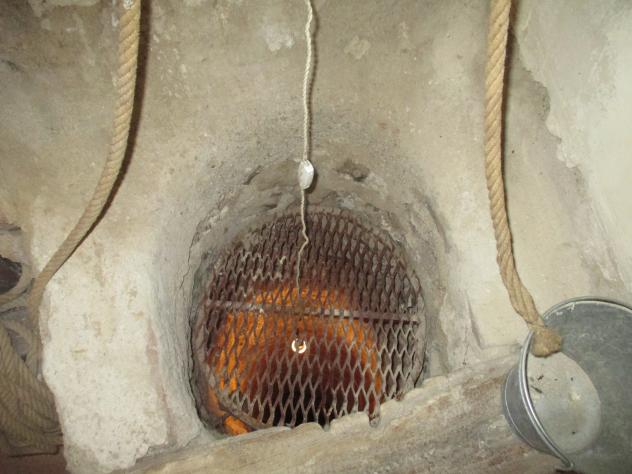 Foto: Pozo de agua del siglo XII en Nuestra Señora de la Antigua - Madrid (Comunidad de Madrid), España