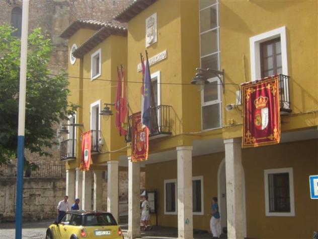 Foto: El Consistorio engalanado - Móndejar (Guadalajara), España