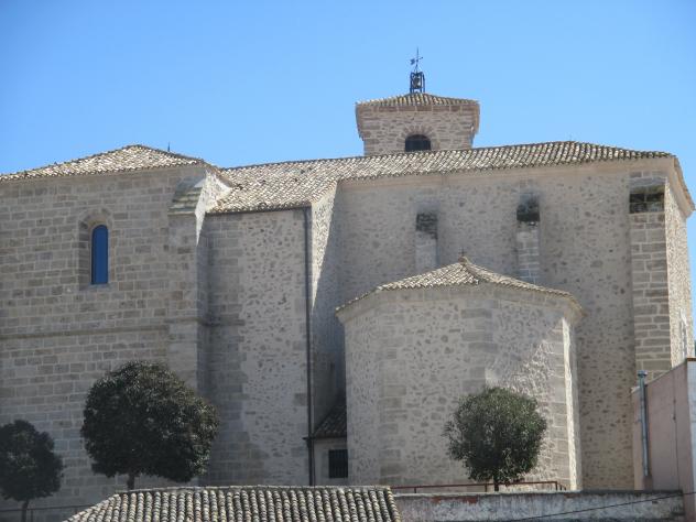 Foto: Vista trasera de la iglesia de Santa Cecilia - Almoguera (Guadalajara), España