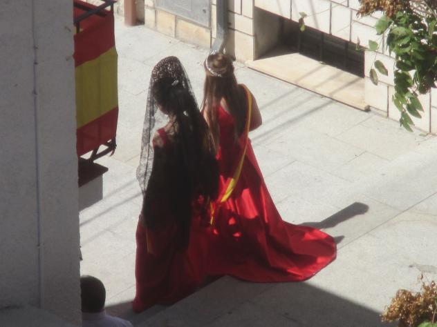 Foto: Reina de las fiestas y su dama de honor - Almoguera (Guadalajara), España