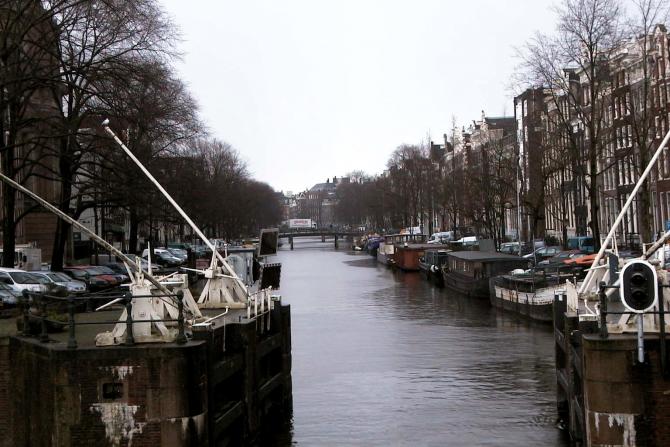 Foto: Barrio de casa flotantes - Amsterdam (North Holland), Países Bajos