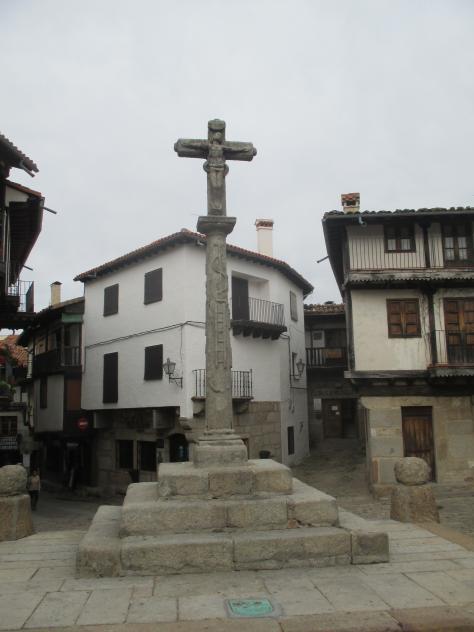 Foto: Cruz en la Plaza Mayor - La Alberca (Salamanca), España