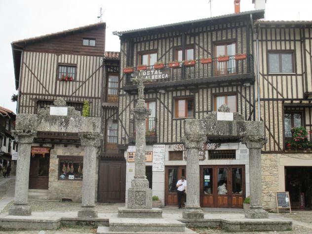 Foto: La plaza del Padre Arsenio - La Alberca (Salamanca), España