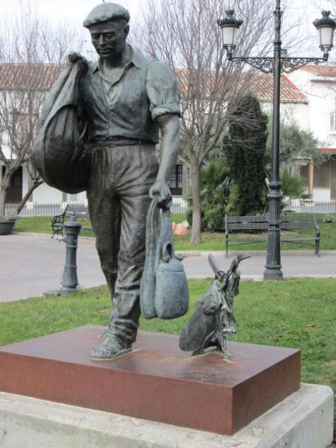 Foto: El Sembrador en la plaza de España - Torrejón de Velasco (Madrid), España