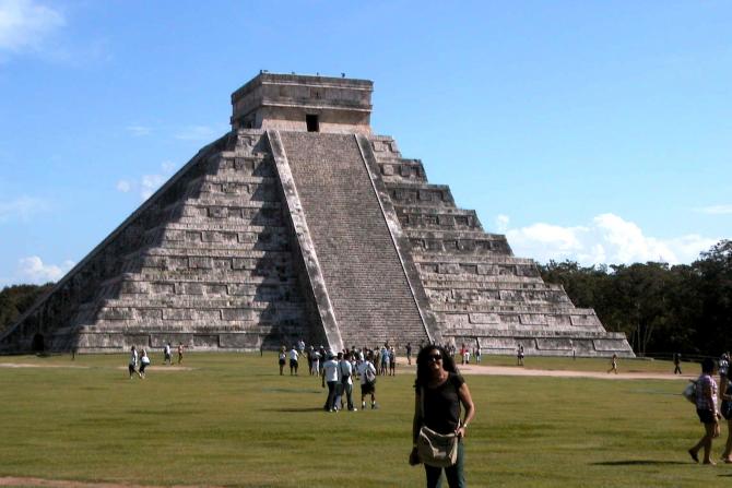 Foto: Templo de Kukulkán una de las nuevas siete maravillas del mundo - Chichén-Itzá (Yucatán), México