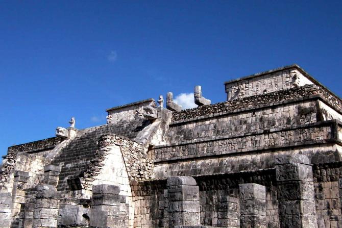 Foto: Uno de los bien conservados edificios de esta ciudad Maya - Chichén-Itzá (Yucatán), México