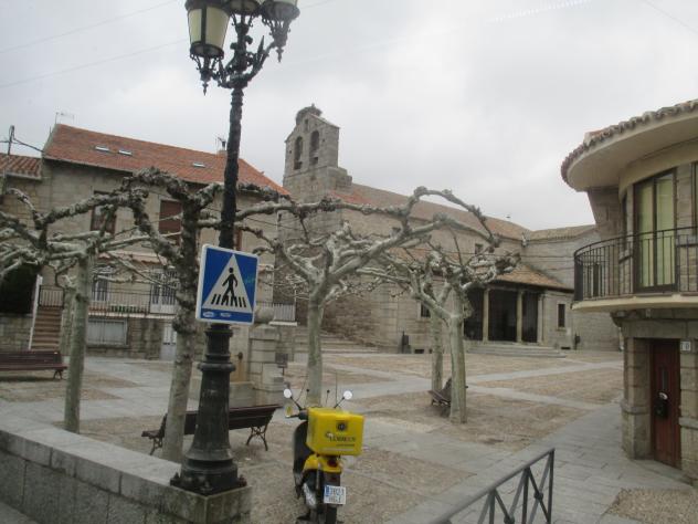 Foto: La bonita iglesia parroquial - Los Molinos (Madrid), España