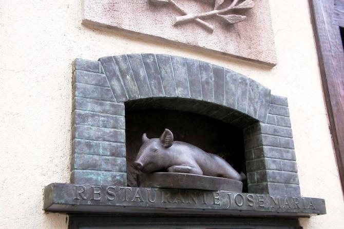 Foto: Cochinillo asado una de las especialidades de la ciudad - Segovia (Castilla y León), España