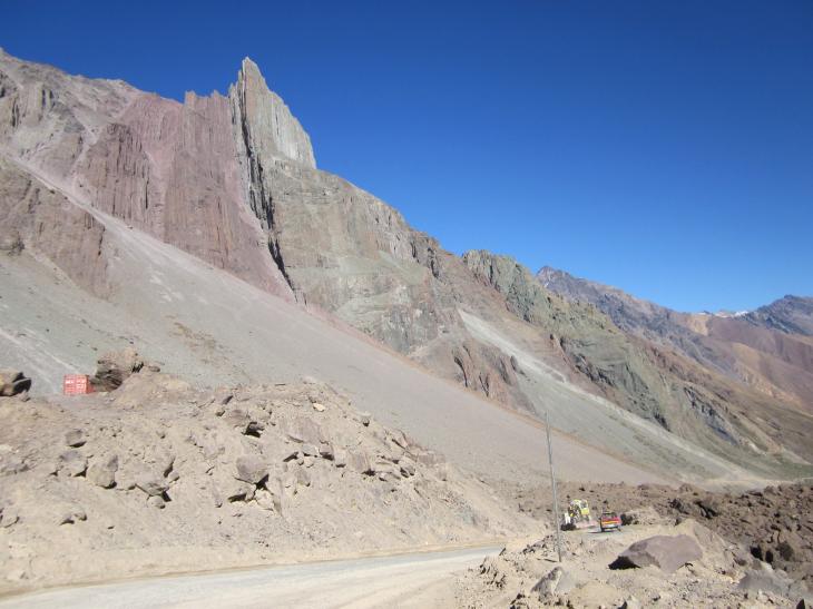 Foto: Carretera de tierra - San José de Maipo (Región Metropolitana), Chile