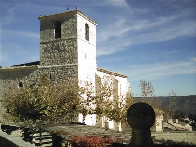 Foto: La iglesia parroquial de la Asunción - Alocén (Guadalajara), España