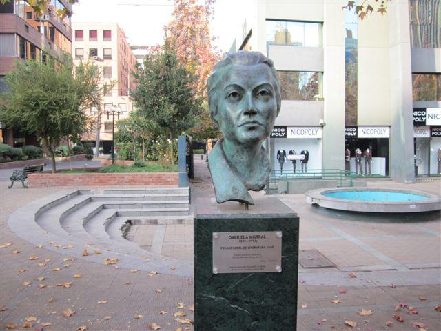 Foto: Busto de la poetisa Gabriela Mistral Premio Nobel de Literatura - Santiago (Región Metropolitana), Chile
