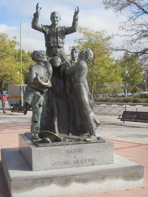 Foto: Monumento a Antonio Bienvenida en las Ventas - Madrid (Comunidad de Madrid), España