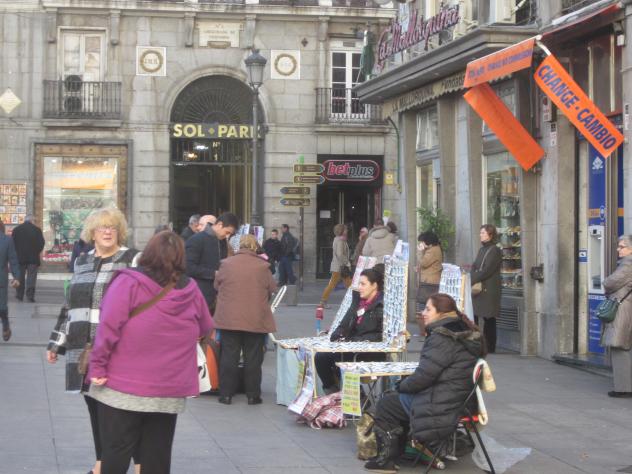 Foto: Loteras (vendedoras de décimos de lotería) en la Puerta del Sol - Madrid (Comunidad de Madrid), España
