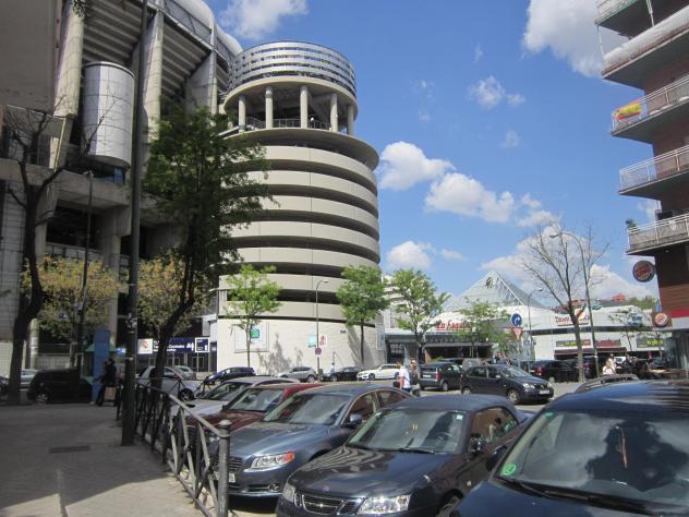 Foto: Torre redonda en una esquina del estadio Santiago Bernabeu - Madrid (Comunidad de Madrid), España