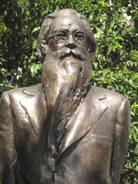 Foto: Monumento al escritor Ramón María del Valle Inclán - Madrid (Comunidad de Madrid), España