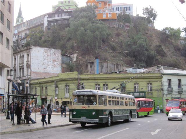 Foto: Trolleybus o el trole como se dice acá - Valparaíso, Chile