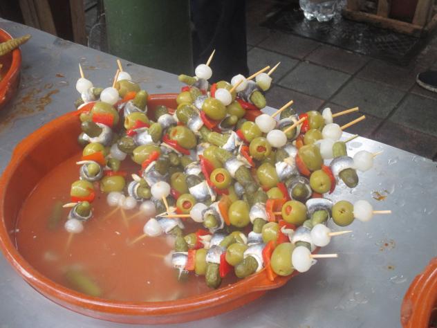 Foto: Aperitivo castizo: banderillas de boquerones - Madrid (Comunidad de Madrid), España